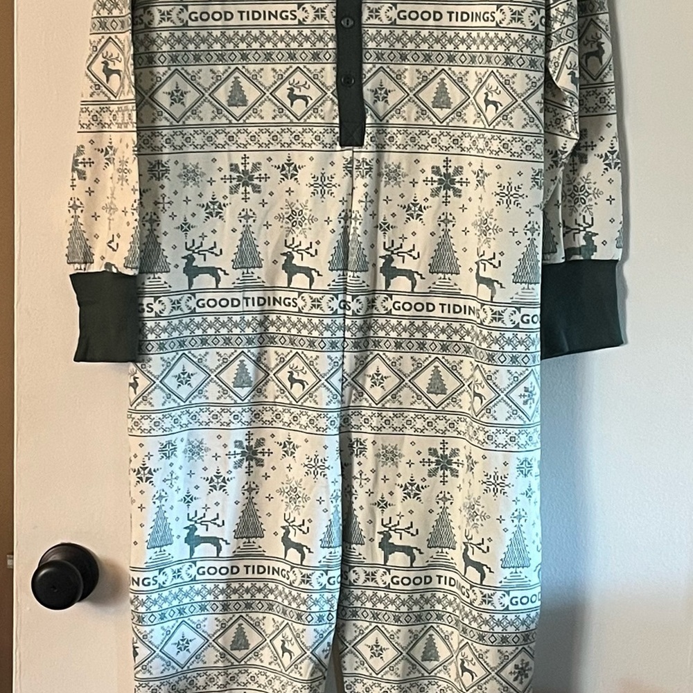 Hearth and Hand by magnolia good tidings reindeer pajamas Christmas Size Medium